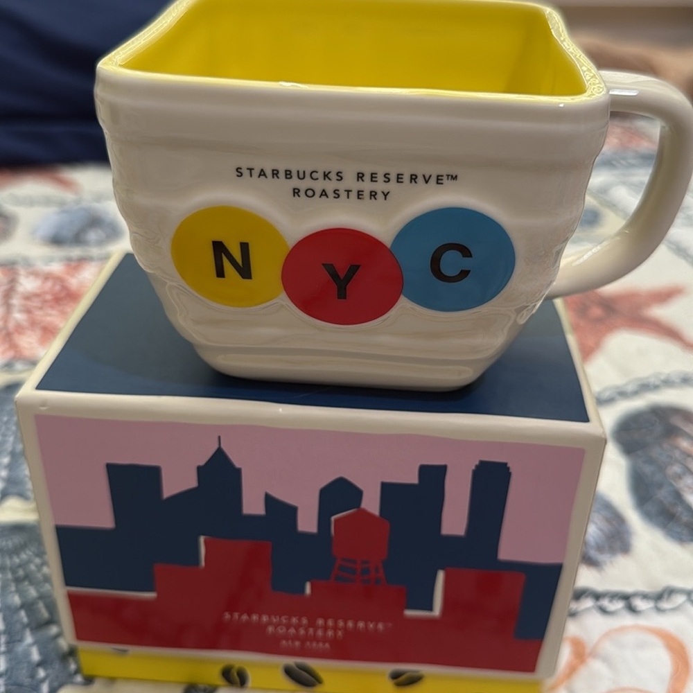 Starbucks Reserve Roastery Skyline Box - Navy and Red